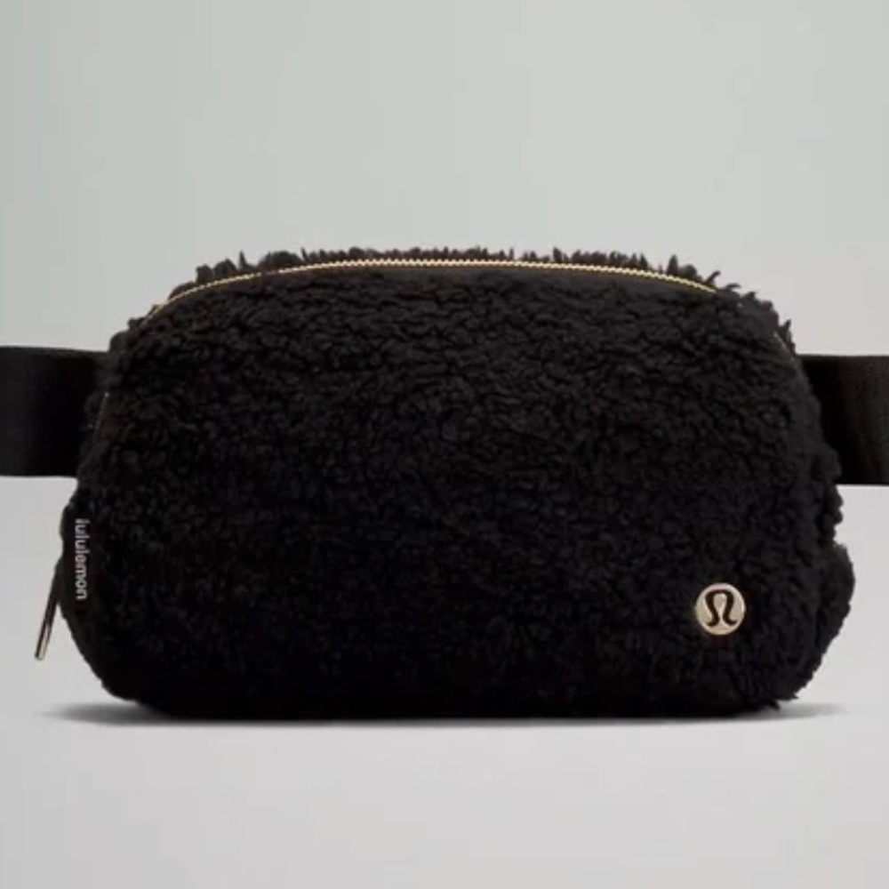 Lululemon Everywhere Belt Bag 1L Black *Fleece - NWT